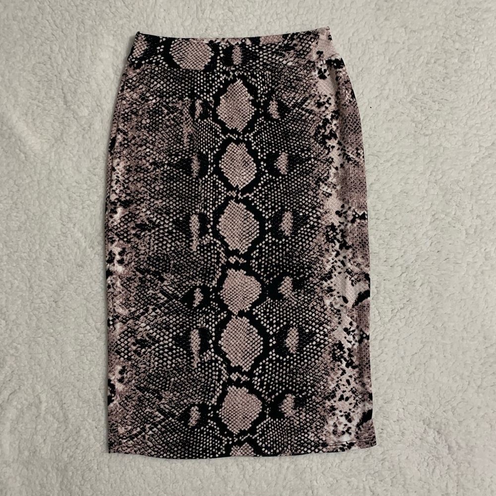🌺 3 for 25🌺 snake print pencil skirt